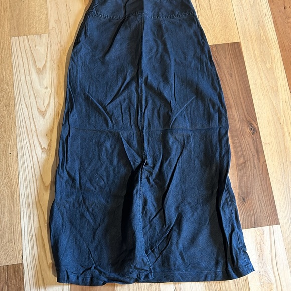 J. Jill Muted Black Linen Skirt Size 4. Style 42-5099 - Picture 5 of 9